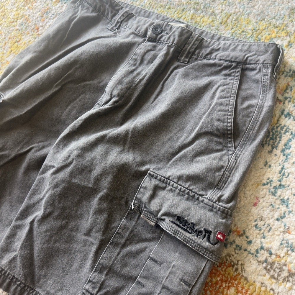 Vintage Quiksilver Grey Cargo Shorts Size 33 Skate Gorpcore‎ Y2K Streetwear